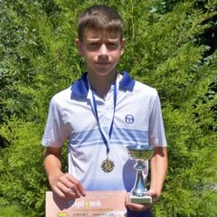 Max Horobeț urcă vertiginos în clasamentul național la tenis de câmp